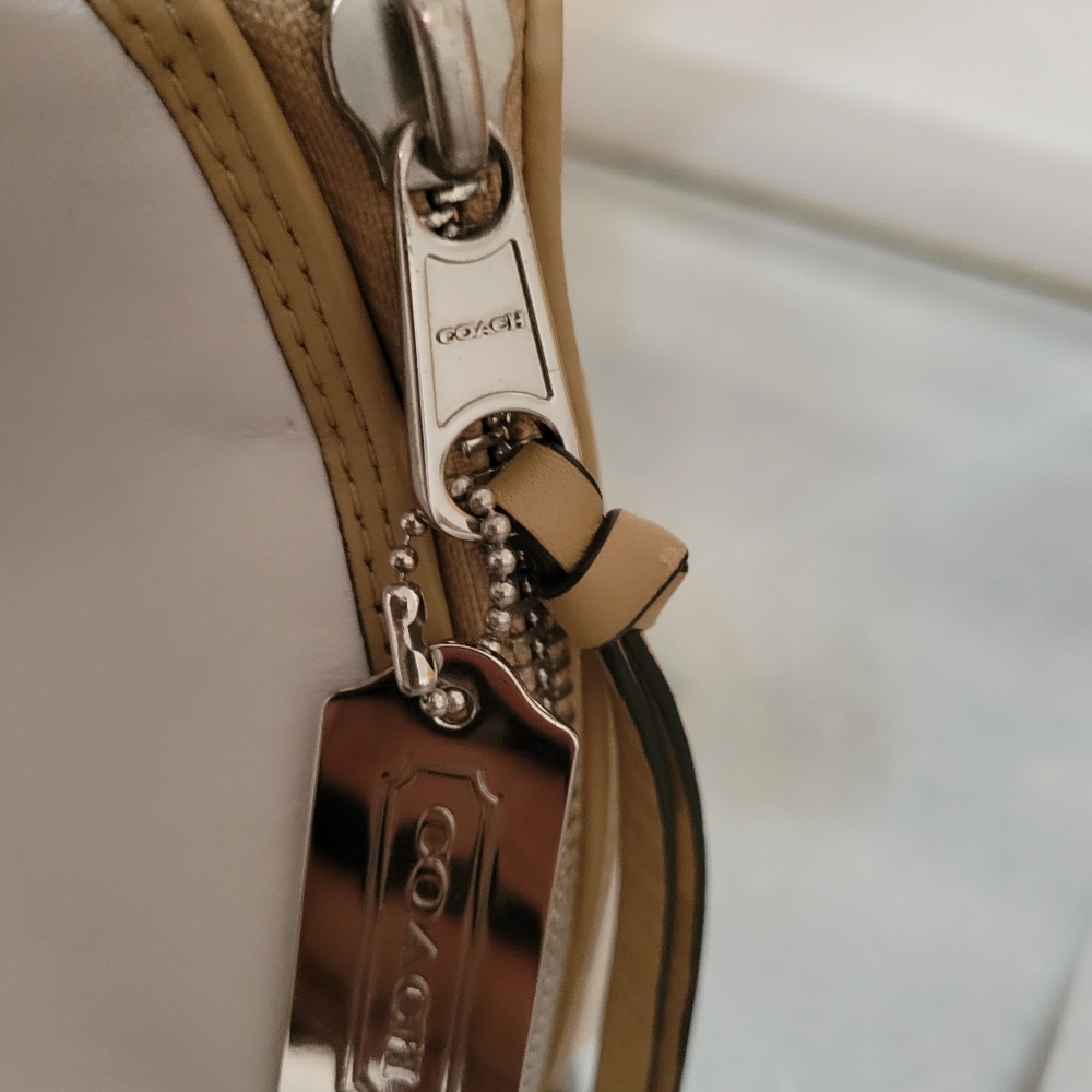 Coach White and Tan Leather Handbag - Picture 5 of 9